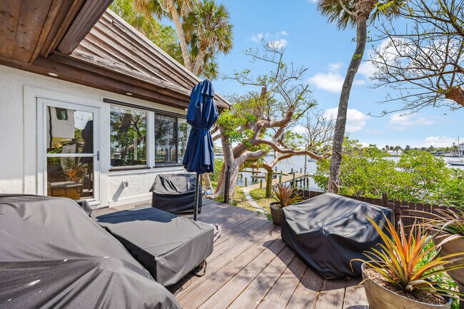 Foto del edificio - 11560 Dragon Point Dr