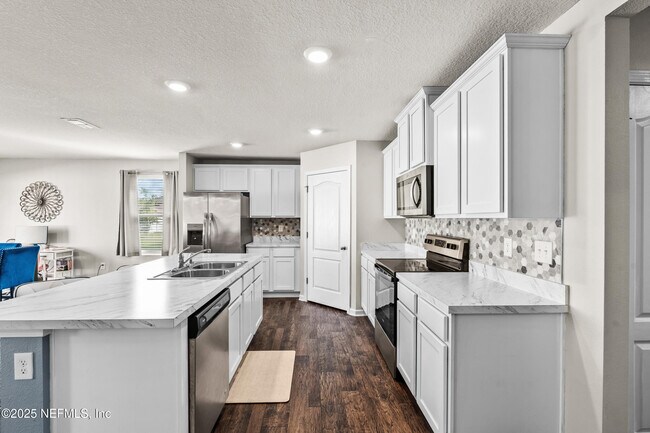 Foto del edificio - 15735 Palfrey Chase Dr