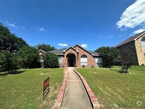 Building Photo - 820 Claire View Dr