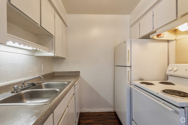 1HAB, 1BA - 730SF - Cocina - Santa Fe Trails Apartments