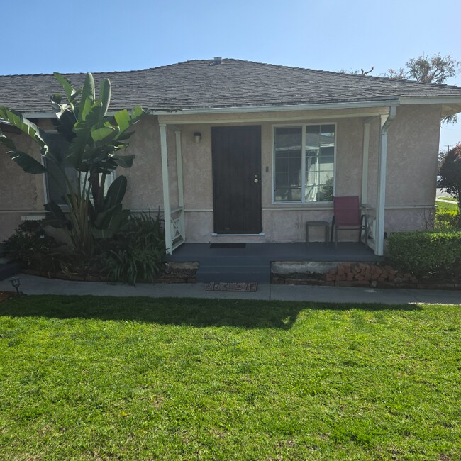 Building Photo - 13612 San Pedro St