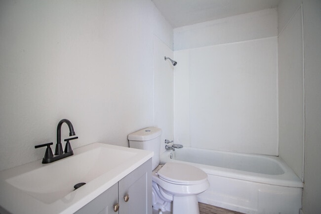 Building Photo - 302 Avenue U