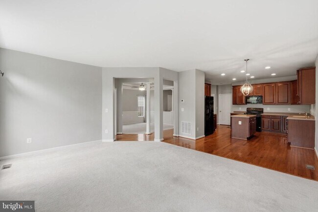 Foto del edificio - 6008 Preswell Ct
