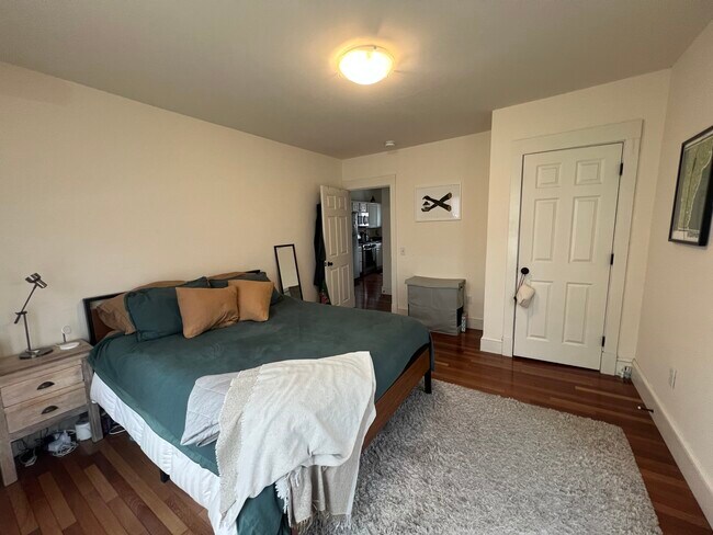 Dormitorio 1 - 430 Shelburne Rd