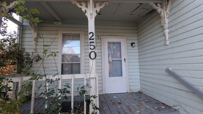 Foto del edificio - Atlas Investment Group, LLC (250 Cross St)