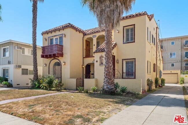 Foto del edificio - 8544 Saturn St