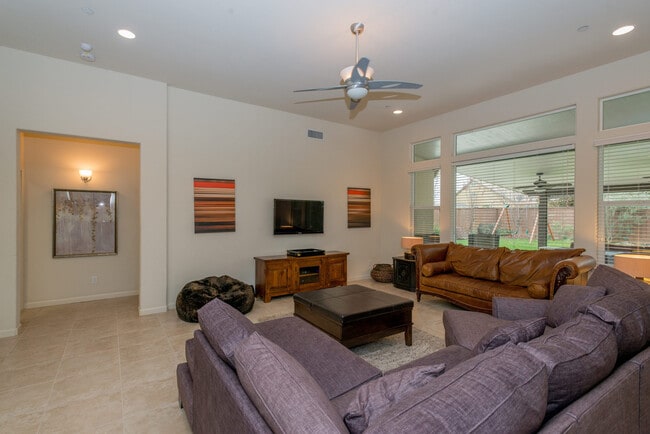 Building Photo - Pristine Harlan Ranch Home