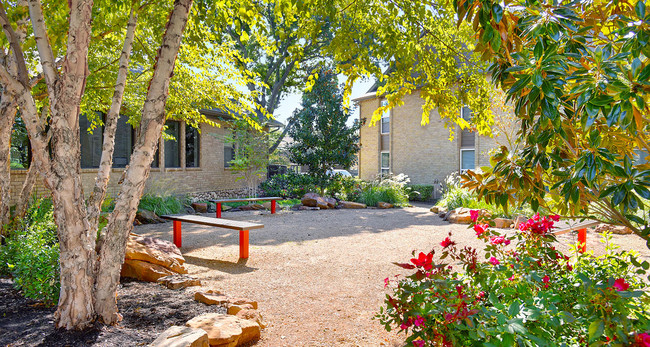 Building Photo - Bent Tree Communities