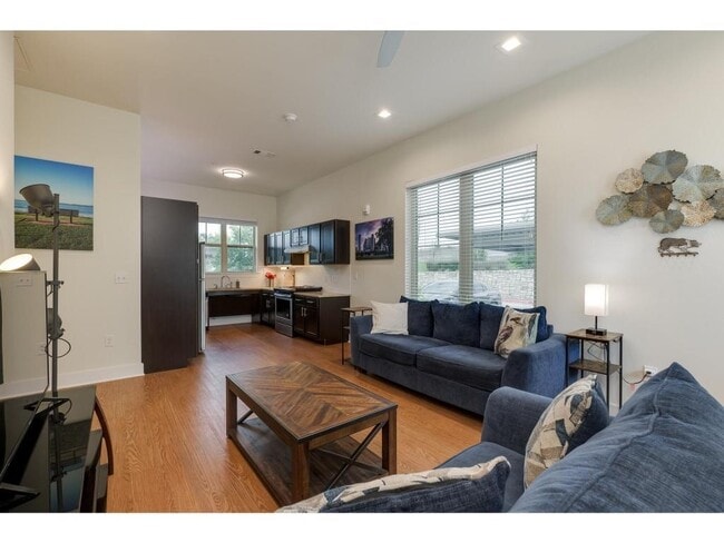 Foto del edificio - 2400 Louis Henna Blvd