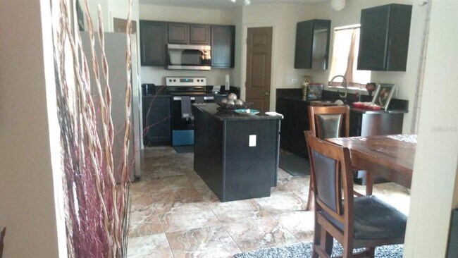 Building Photo - 2350 Savannah Blvd