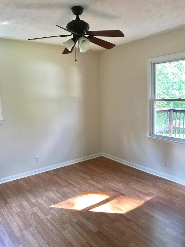 Building Photo - 220 Highwood Dr
