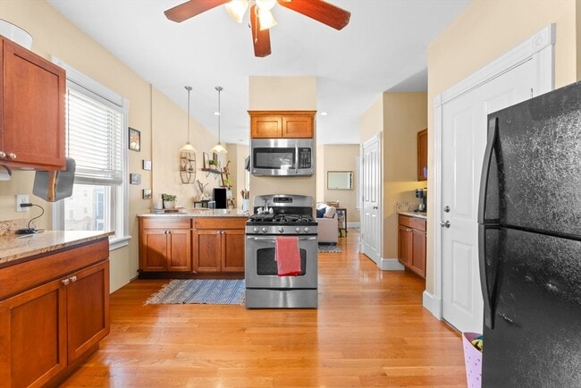 Foto del edificio - 470 E 6th St