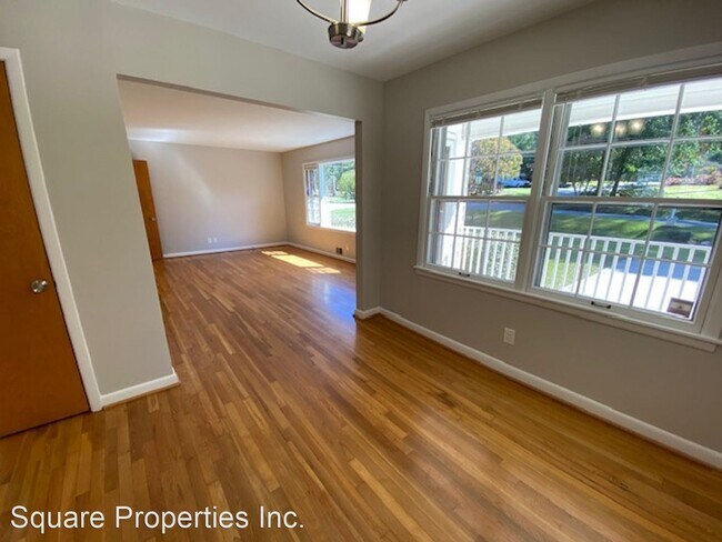 Building Photo - 3 br, 1 bath House - 2203 Clearwater Dr. SE
