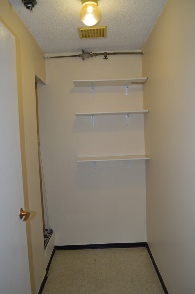 Building Photo - 10511 Holly Park Ln