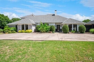 Building Photo - 7605 Queens Garden Dr