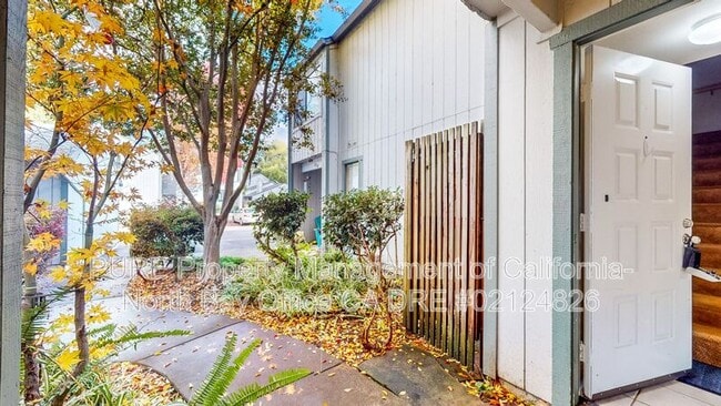 Building Photo - 432 Occidental Cir