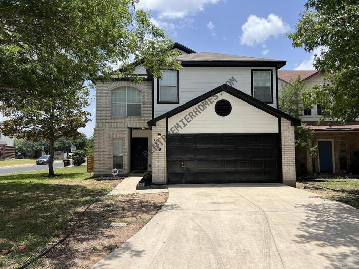 Primary Photo - 1214 Dezarae St