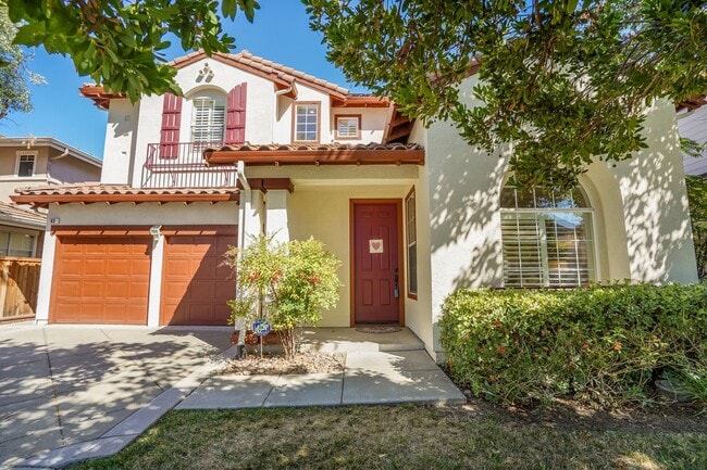 Building Photo - Comfortable and nicely upgraded home for r...
