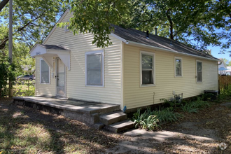 Building Photo - 1704 N Jefferson St