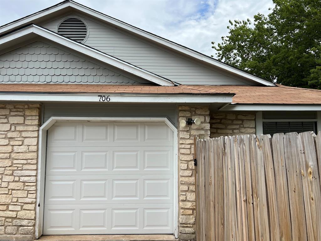 Foto principal - 706 Peterson St