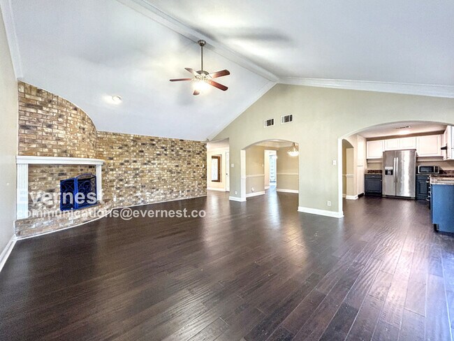 Foto del edificio - 2701 Deeringhill Dr