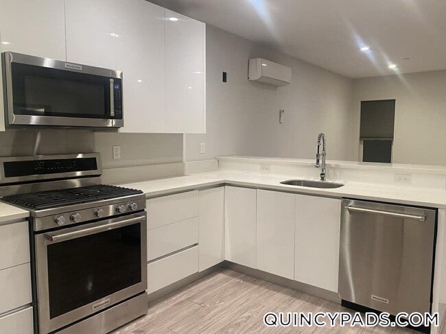 Building Photo - 145 Newbury Ave