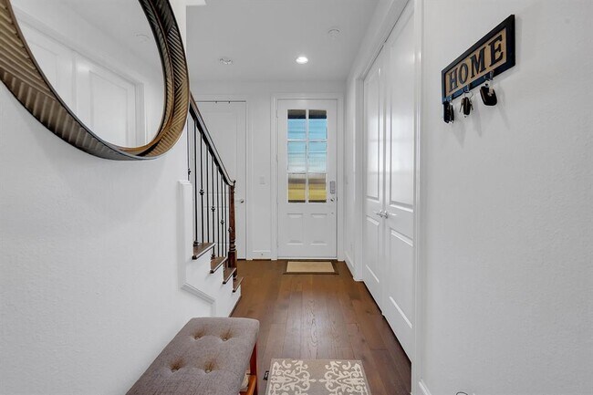 Foto del edificio - 8636 Emnora Ln