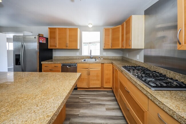 Foto del edificio - 3221 S Grady Ave