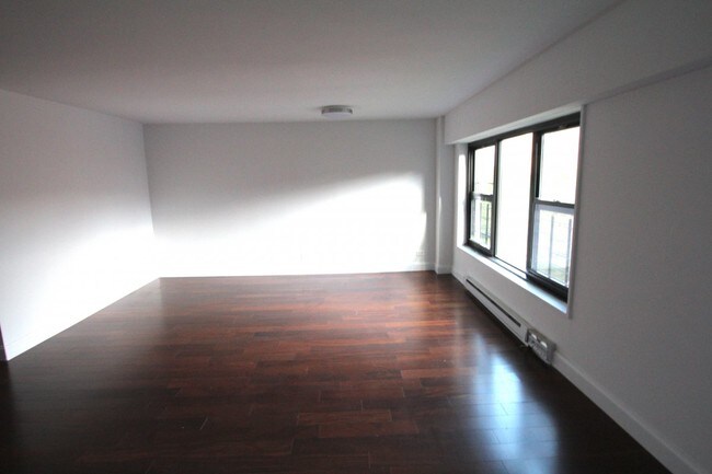 Building Photo - 410 Saint Nicholas Ave