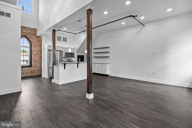 Foto del edificio - 819 Blooming Glen Rd