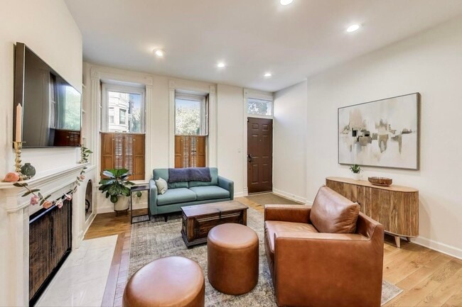 Foto del edificio - 1143 W Armitage Ave
