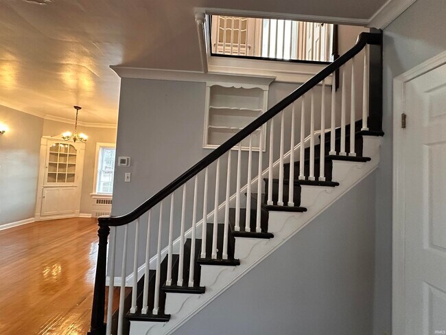 Building Photo - 905 Lincoln Ave