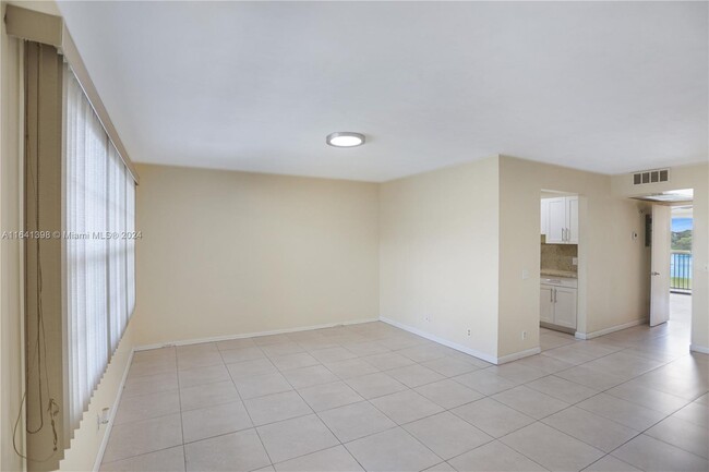 Foto del edificio - 13250 SW 4th Ct