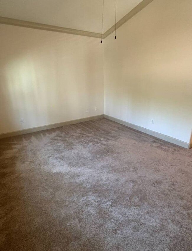 Building Photo - Charming 2BR Duplex in Stockton