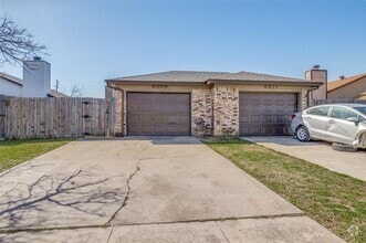 Building Photo - 6809 S Creek Dr