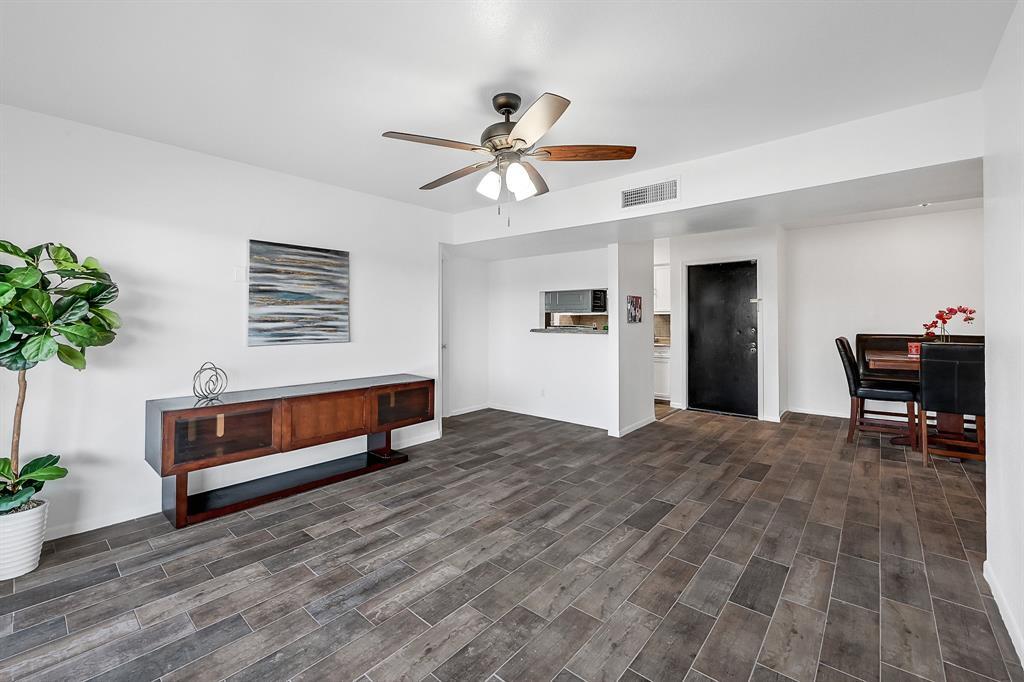 Foto principal - 8517 Hearth Dr
