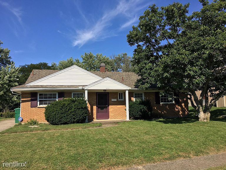 Primary Photo - 3 br, 1.5 bath House - 633 Storms Rd