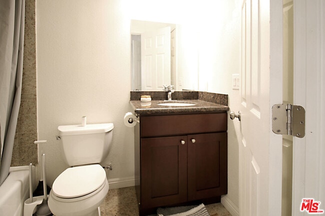 Foto del edificio - 4848 Oakwood Ave