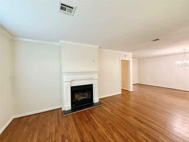Building Photo - 4102 Yupon St