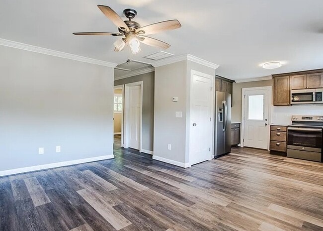 Foto del edificio - 306 W College St