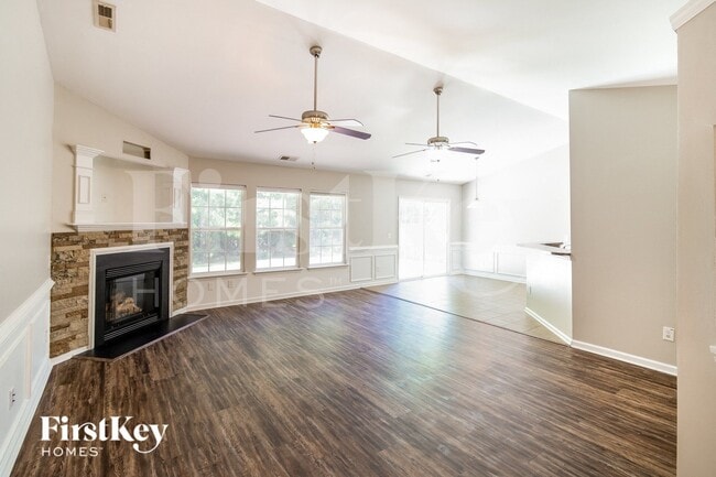 Building Photo - 3388 Middlesboro Ave