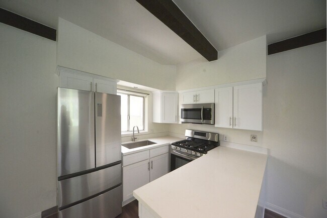 Building Photo - 777 Quail St.