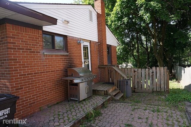 Building Photo - 1867 Miller Ave