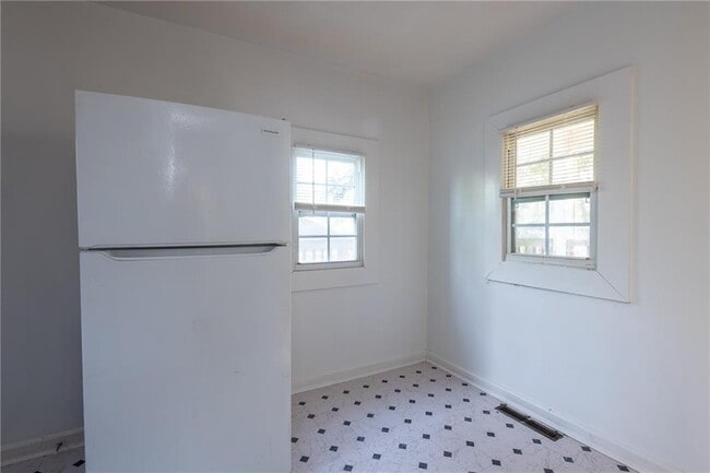 Foto del edificio - 1801 Oakmont Dr NW