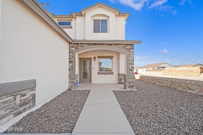 Building Photo - 13900 Villa Vista Ave