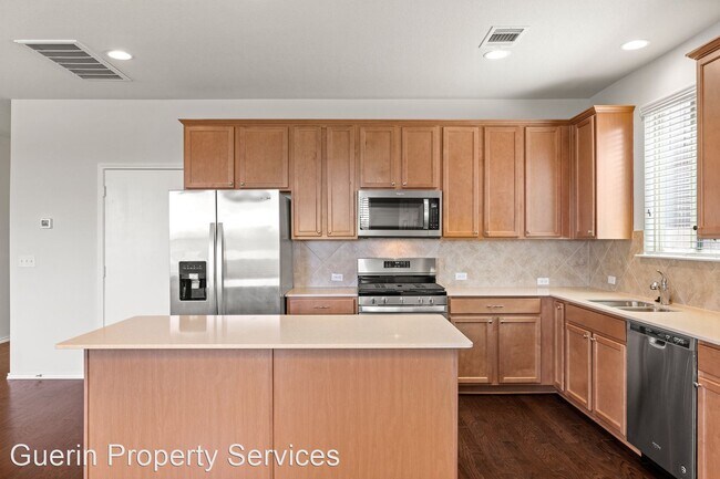 Building Photo - 4 br, 2.5 bath House - 142 Russet Trl