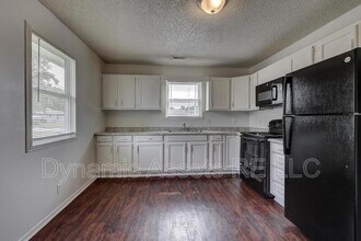 Building Photo - 2008 John F Kennedy St