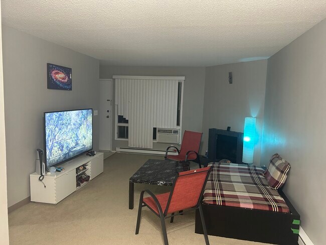 Photo du bâtiment - 5 Lake Crest Rd