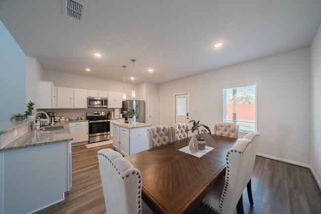 Building Photo - 11631 Amberdeen Cv