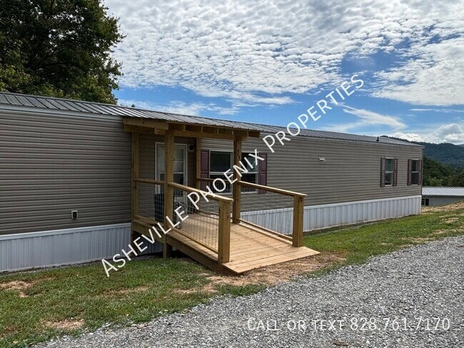 Building Photo - 127 Holt Ridge